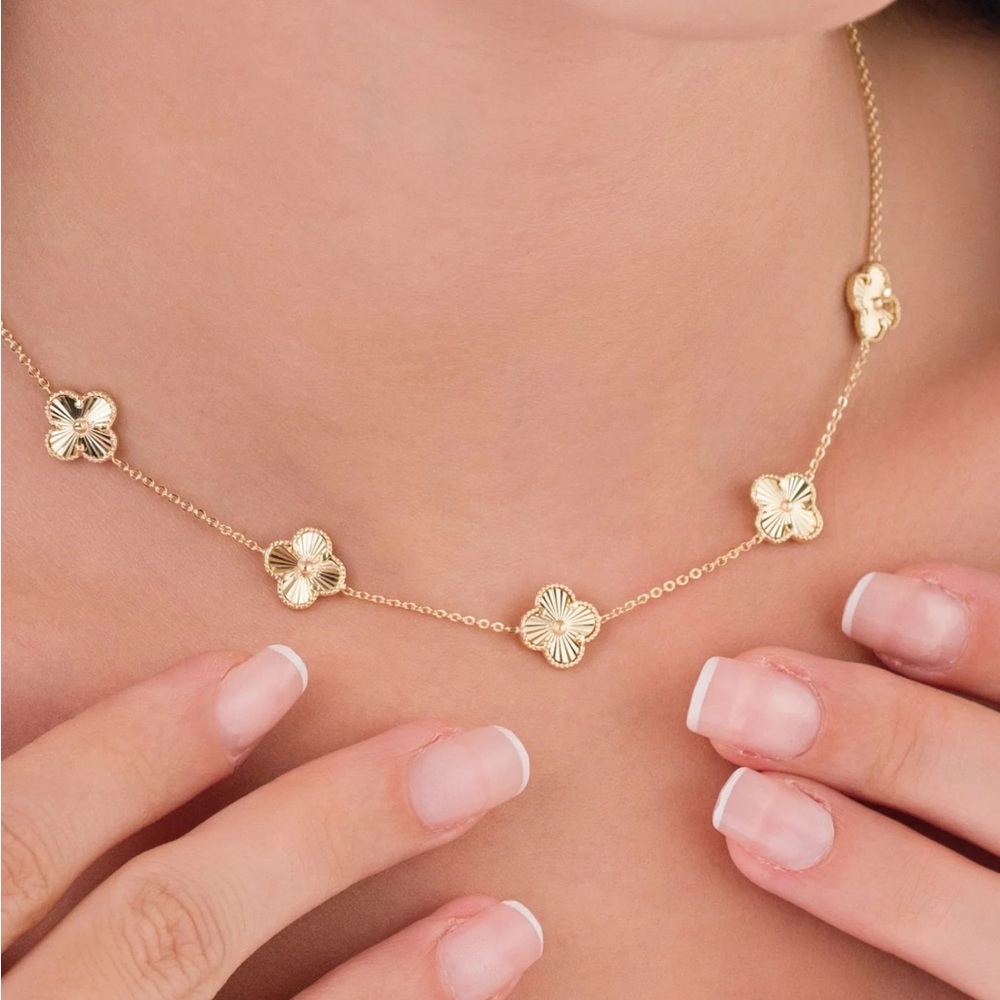 RESTOCK 🔥 Clover Necklace Gold Plated 5 Motif Luxury Jewelry